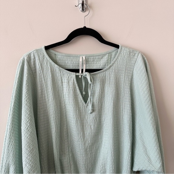 Anthropologie Rebecca Smocked Top in Mint Green. - Picture 6 of 9
